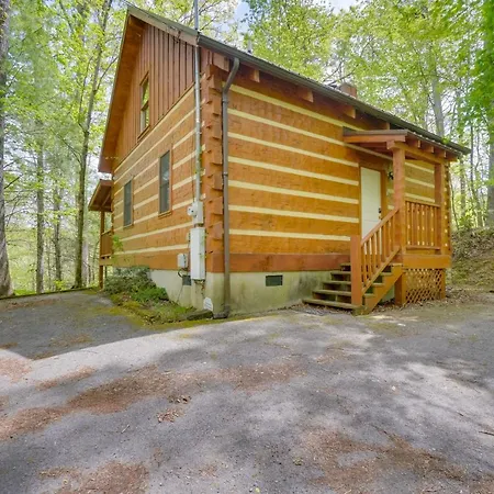 Gatlinburg Cabin With Pool Table About 6 Mi To Downtown!